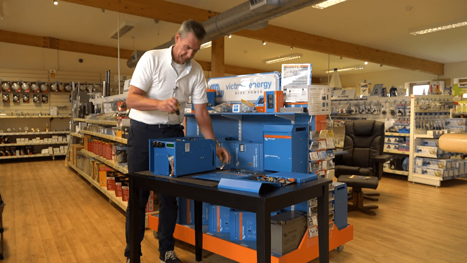 inside-the-victron-multiplus-with-johannes-boonstra-featured